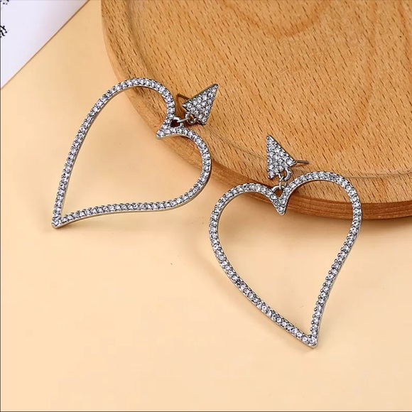 ❤️Crystal Heart Earrings❤️ - Picture 4 of 5